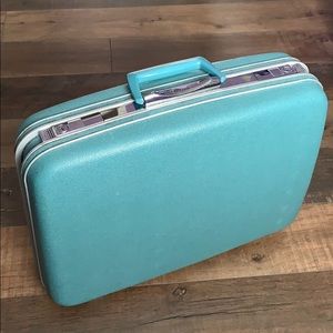 Vintage samsonite suitcase